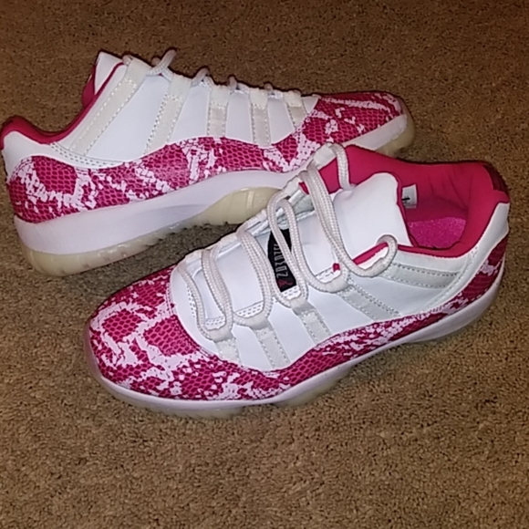 Jordan 11 pink snakeskin